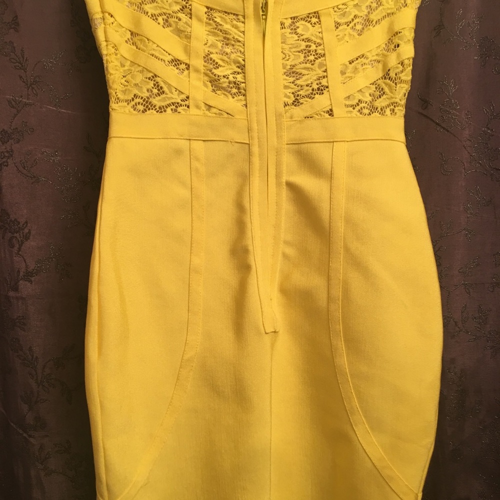 WOW !!! beautiful yellow dress!!